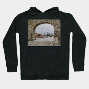 Through the arch to the Liverpool skyline Hoodie